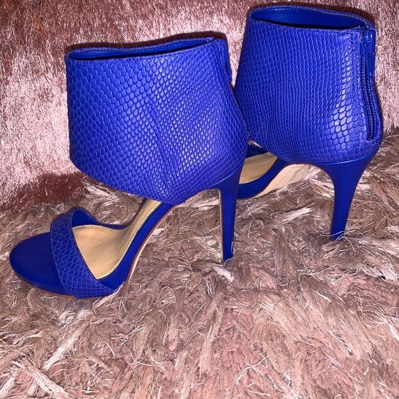 Sandal - Picture 2 of 5